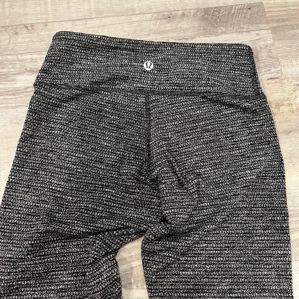 Lululemon leggings 4 small